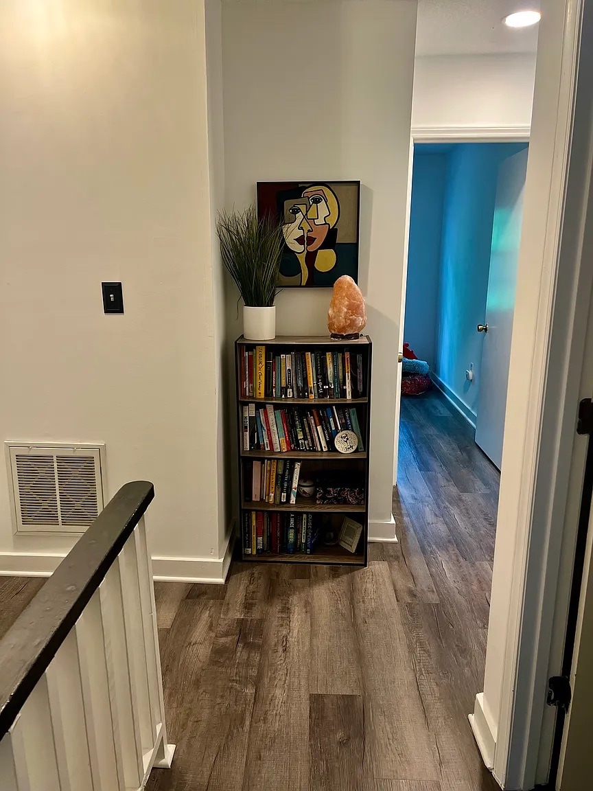 Building Photo - Room in Townhome on Willow Bridge Dr