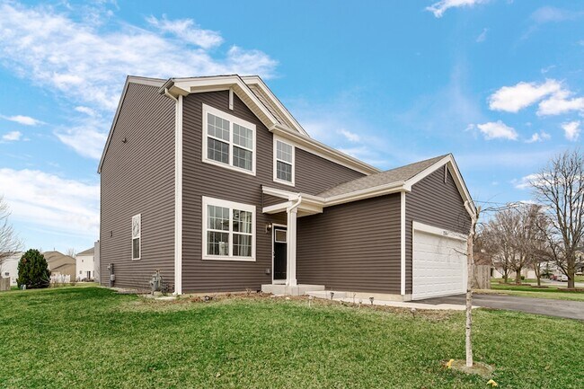 Building Photo - 2155 Greenview Dr