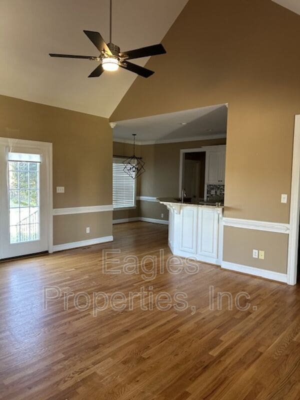 Building Photo - 304 Glenn Laurel Dr