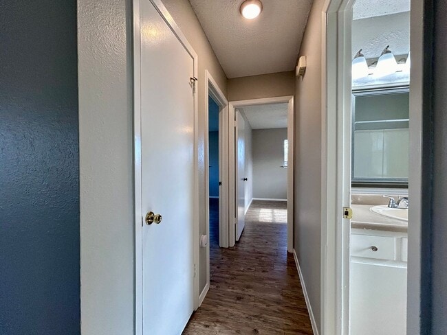 Building Photo - 10409 Golden Meadow Dr