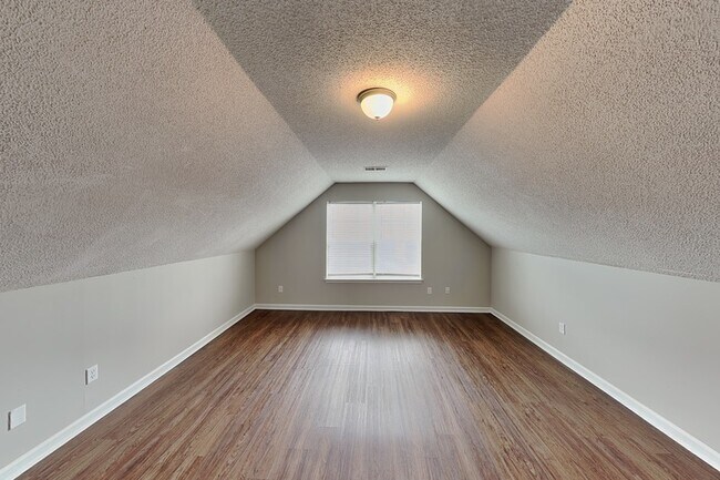 Building Photo - 1071 Red Fern Cir E