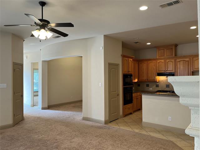 Building Photo - 817 La Cima