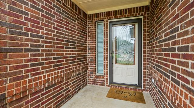 Building Photo - 613 W Sheila Cir