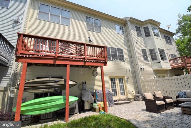 Building Photo - 16858 Panorama Dr