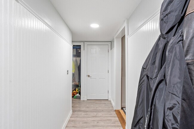 Building Photo - 199 Center Depot Rd