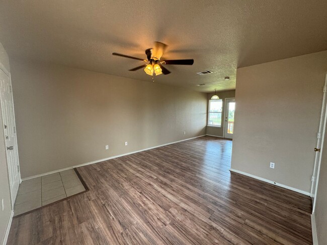 Building Photo - 5702 Greengate Dr