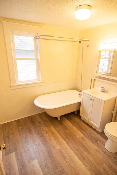 Bathroom - 1922 Jefferson St NE