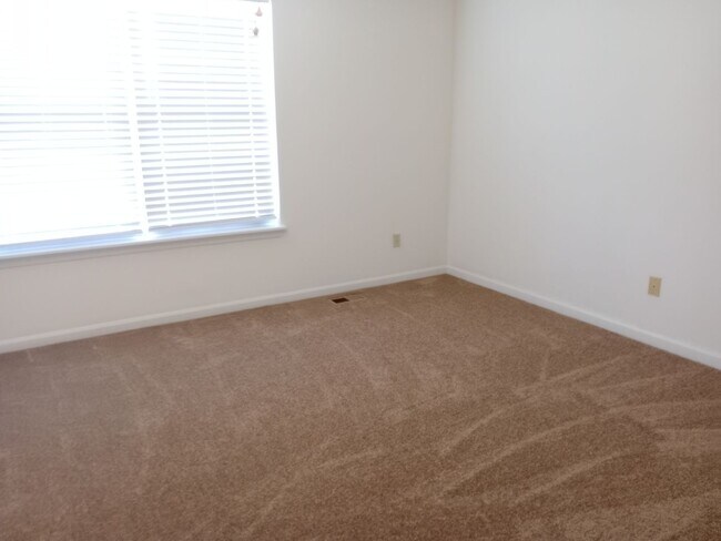 Building Photo - 3500-3502-3502 Delmar Ct