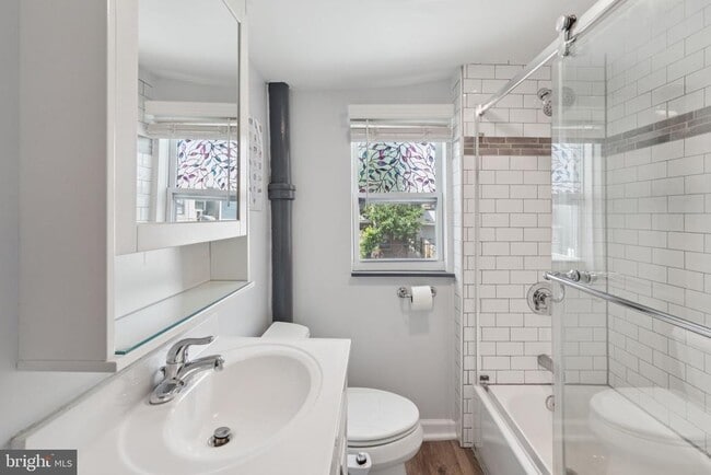 Building Photo - 1466 E Wilt St