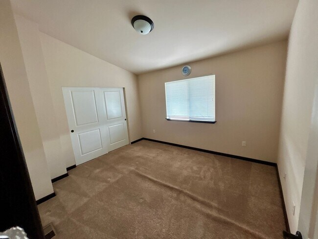 Building Photo - Gorgeous 4 bed 2.5 bath Marysville home