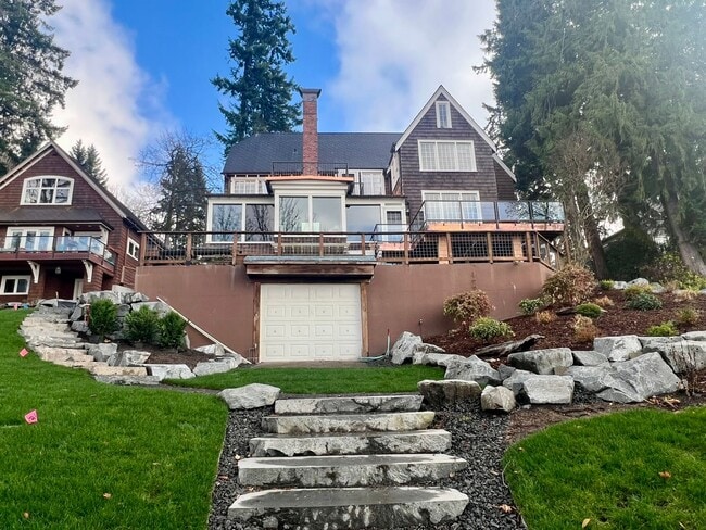 Building Photo - Private Waterfront Apartment