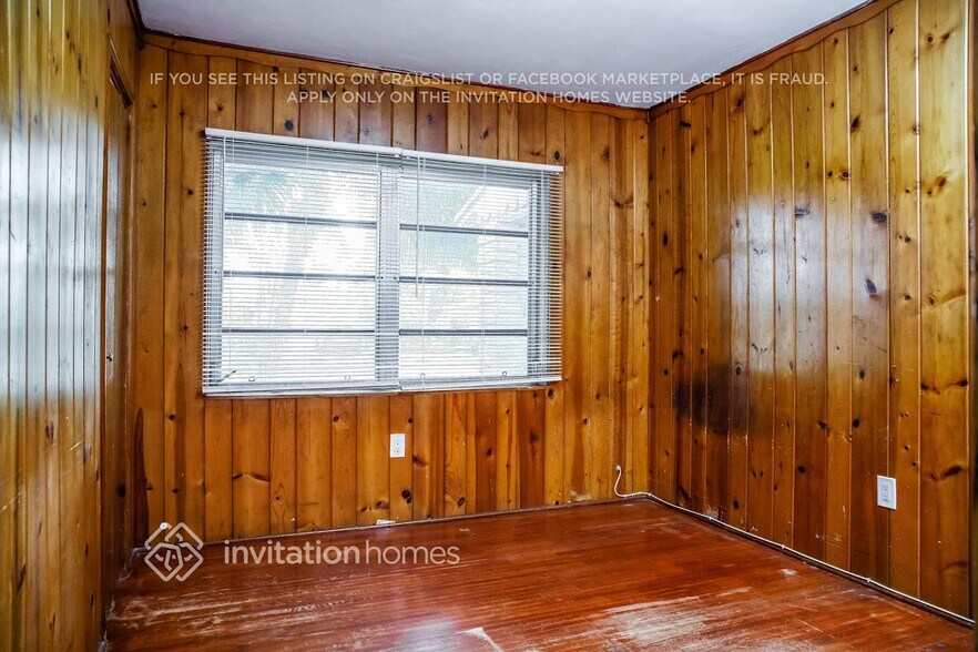 Building Photo - 245 NW 124th St