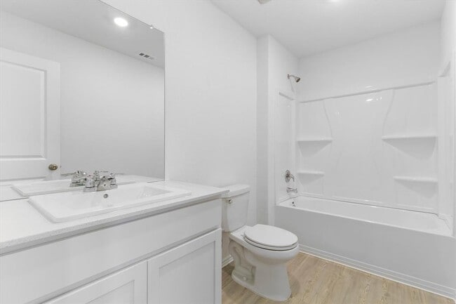 Building Photo - 252 Sambre St