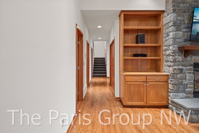 Building Photo - Gorgeous 3,400sf Golf Course Craftsman on Sahalee Country Club’s 7th Green