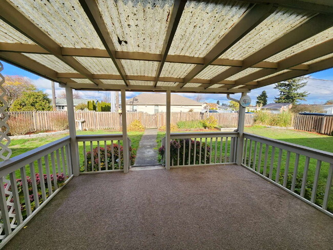 Building Photo - 3 bed 1.5 bath in Sequim