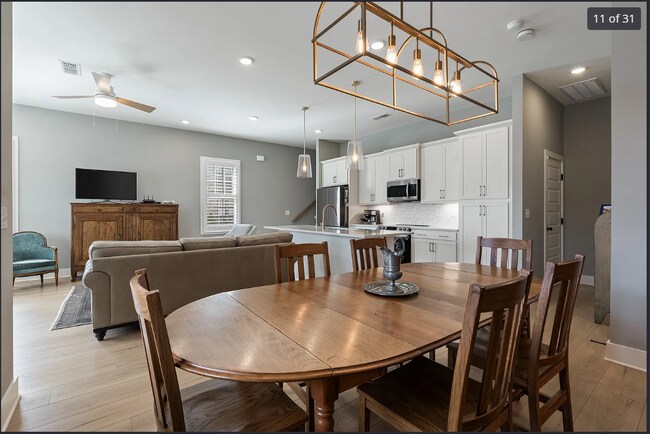 Building Photo - 4784 Arden Wy