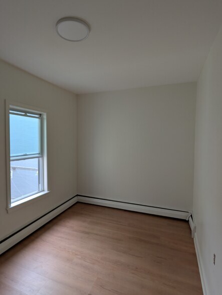 Building Photo - 656 Dorchester Ave