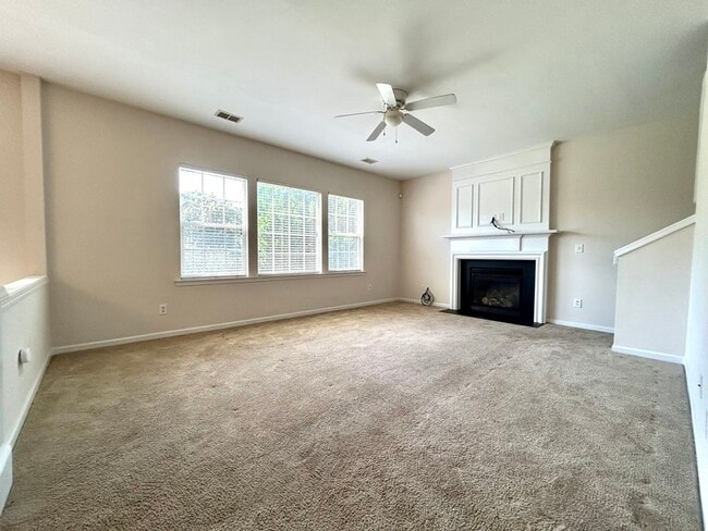 Building Photo - 3029 Azalea Hills Dr
