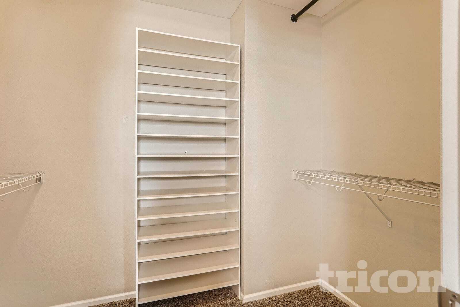 Building Photo - 555 N Kewaunee Way