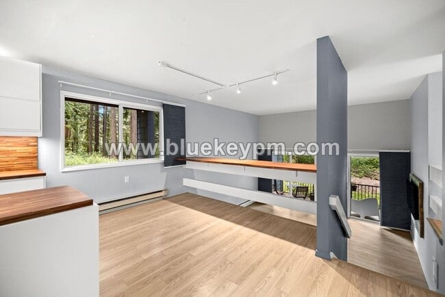 Building Photo - 2 Bed, 1 Bath Condo at Franciscan Condomin...