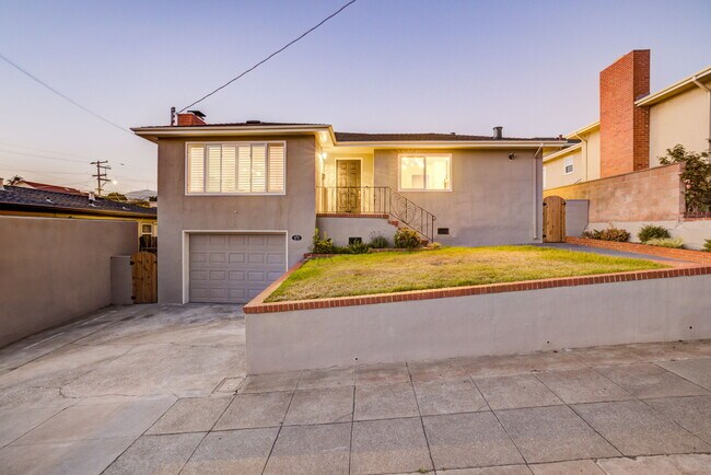 Building Photo - 672 Baden Ave