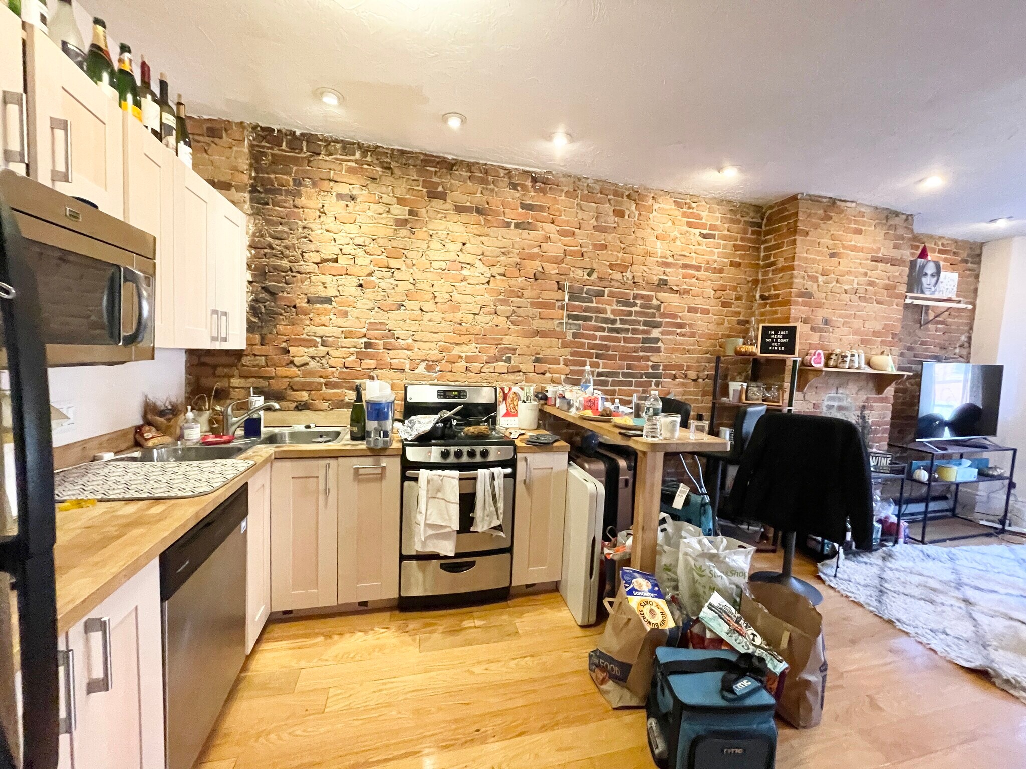 Building Photo - 206 Northampton St