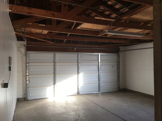 Building Photo - House