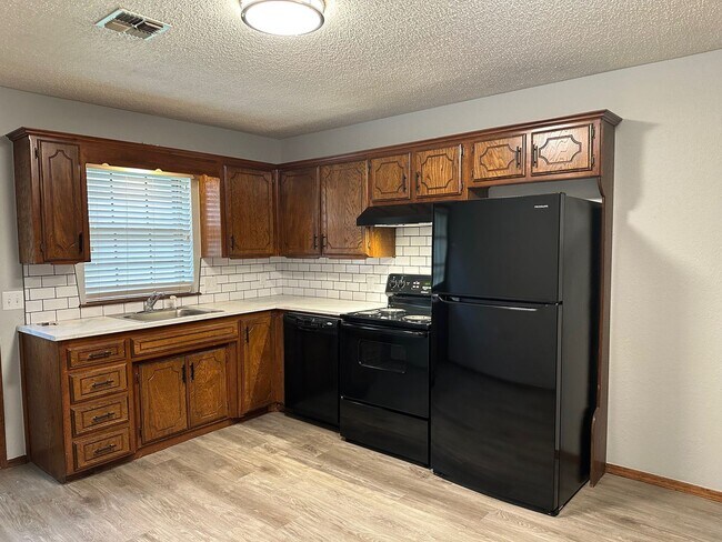 Building Photo - 2 bedroom rental