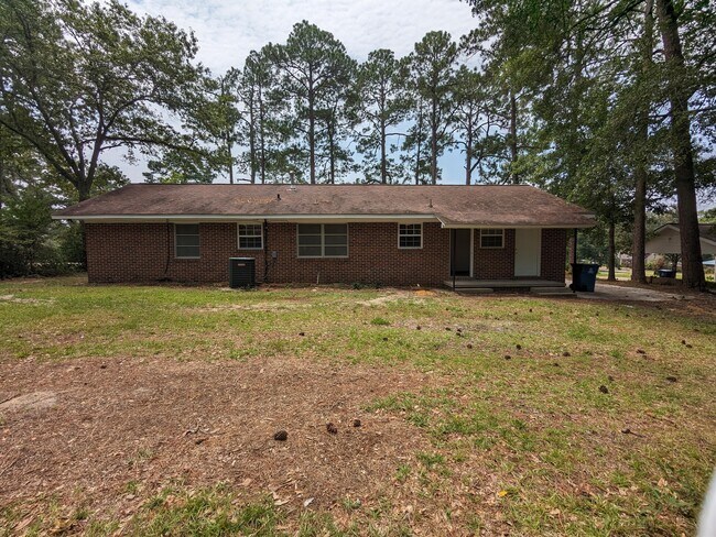 Building Photo - 165 E Toombs Ave