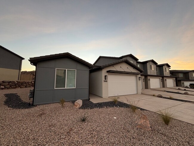 Building Photo - SINGLE LEVEL TOWNHOME FOR RENT!