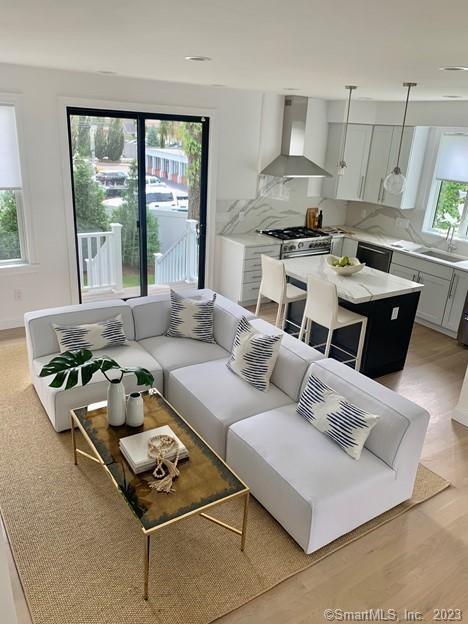 Building Photo - 70 Seminary St