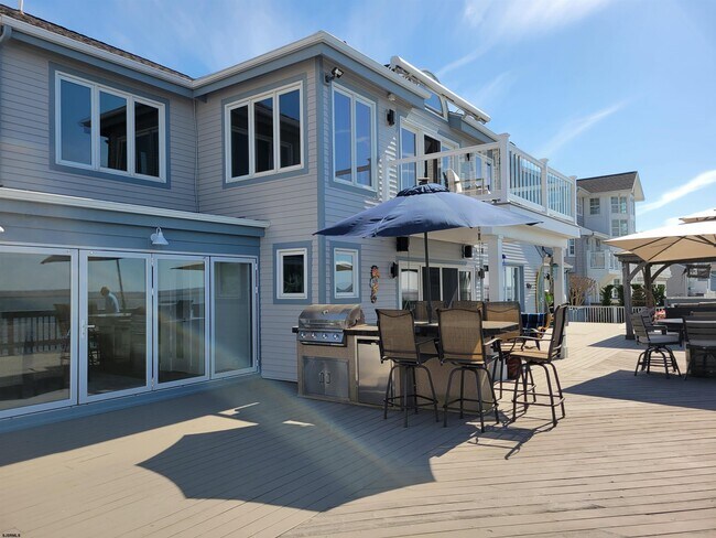 Building Photo - 8601 Fulton Ave