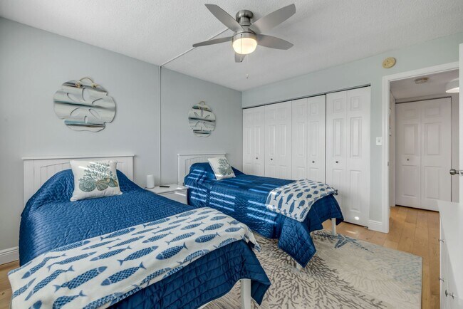 Building Photo - New Smyrna 2BD/2BA Beach Condo in Waterfront Community!