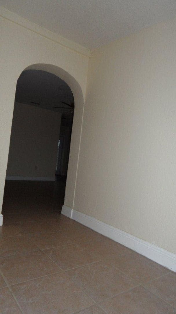 Building Photo - 700 N 70th Ave