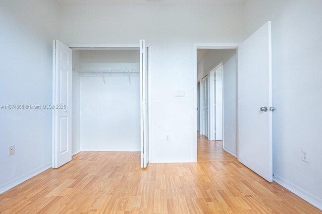 Building Photo - 784 SW 106th Ave