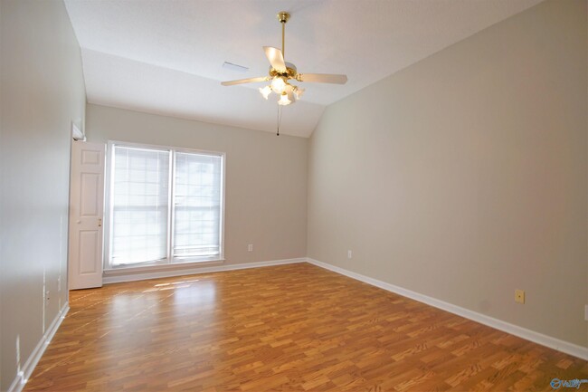 Building Photo - 115 Markum Ln