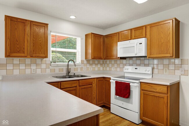Building Photo - 5761 Cantigny Way S