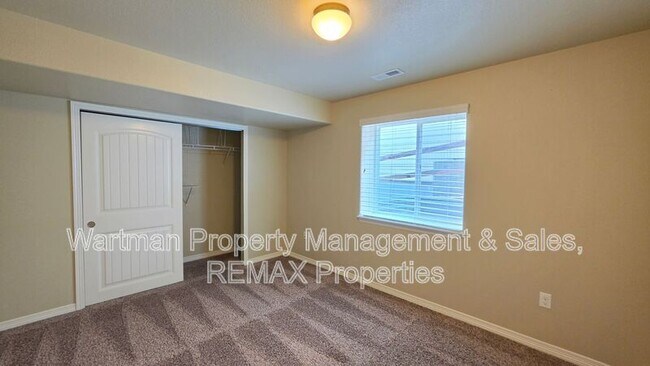 Building Photo - 907 Salmon Pond Way