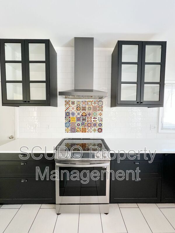 Building Photo - 15610 Outlook St