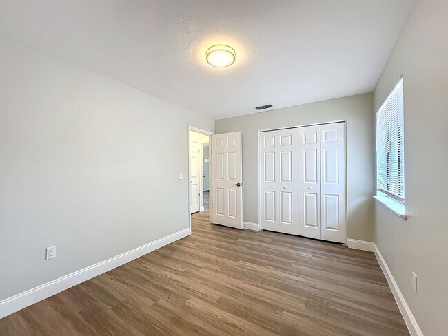 Building Photo - Stunning Waterfront Home located in the de...