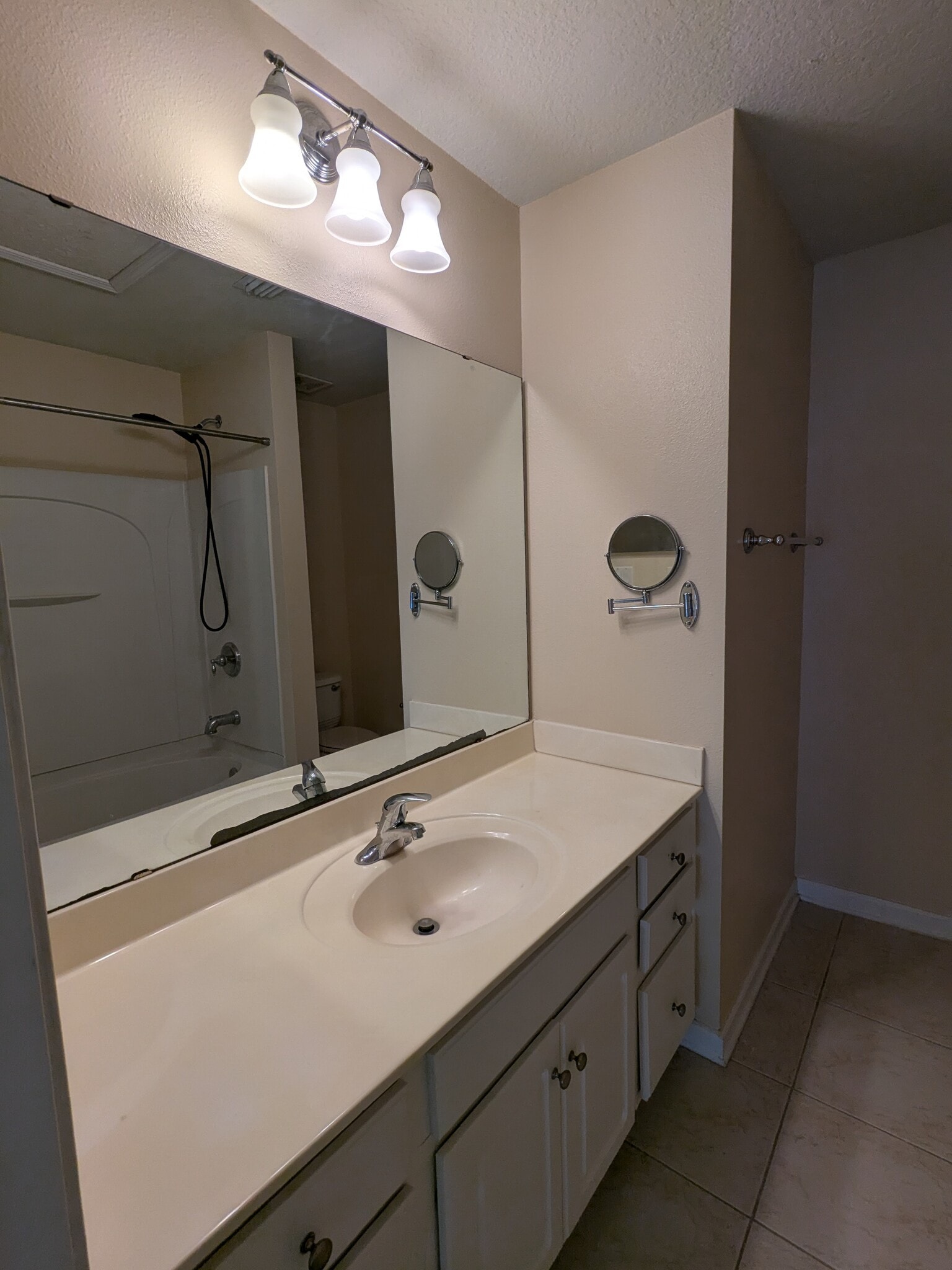 Vanity - 8079 Summer Bay Ct