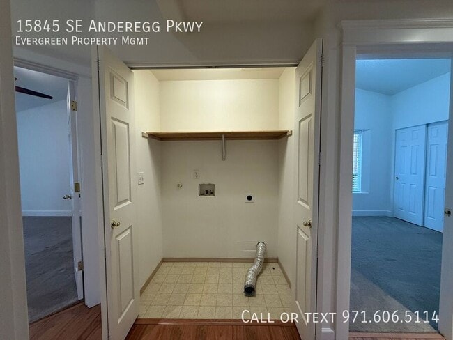 Building Photo - 15845 SE Anderegg Pkwy