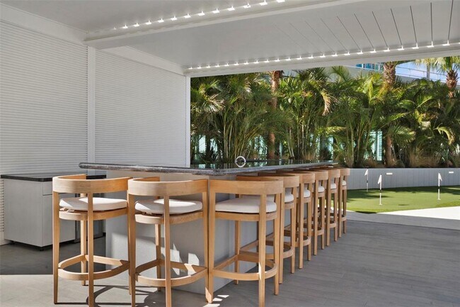 Building Photo - 400 Central Ave