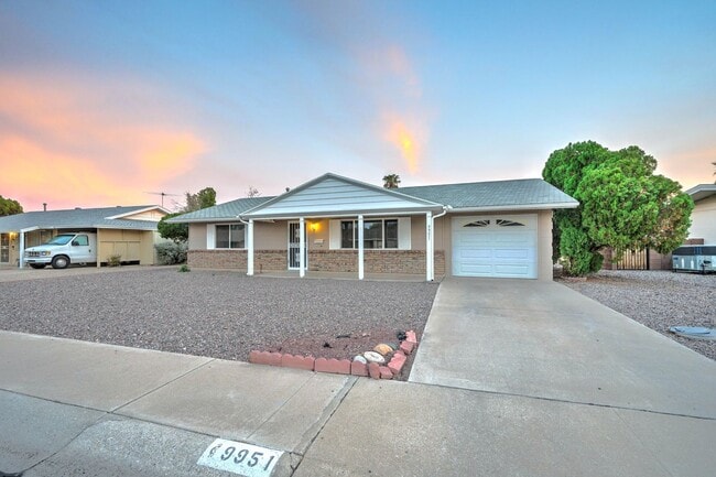 Building Photo - 9951 W Clair Dr