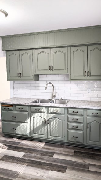 Building Photo - 601 S 31st St