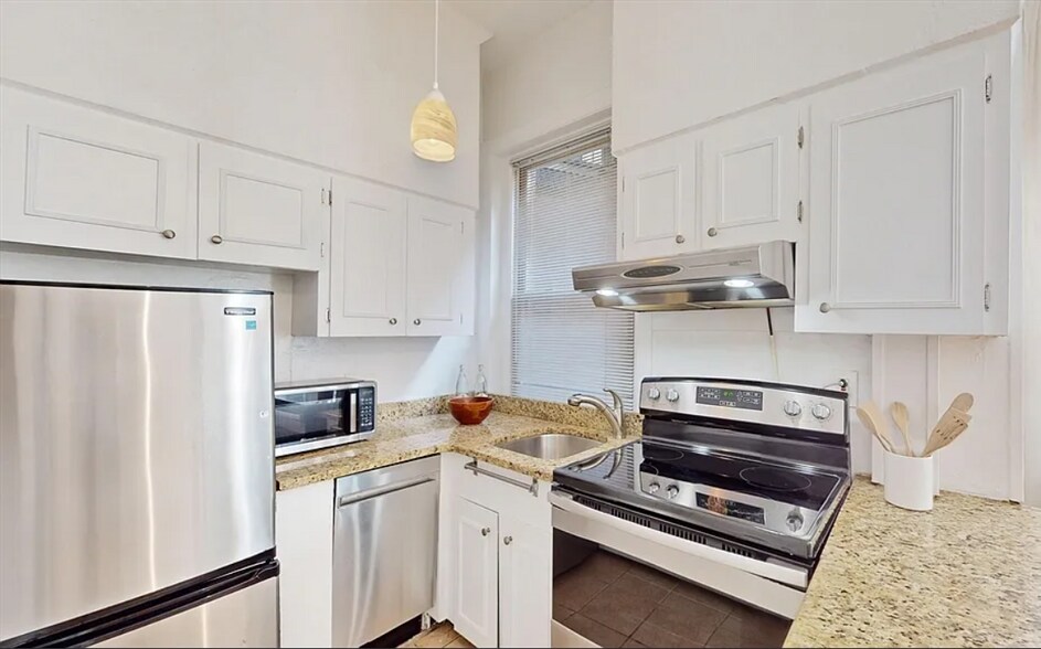 Building Photo - 30 Pinckney St