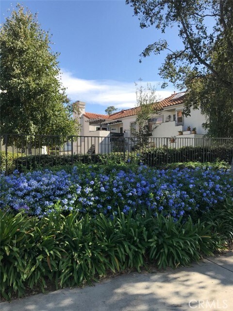 Building Photo - 57 Brisa Del Lago