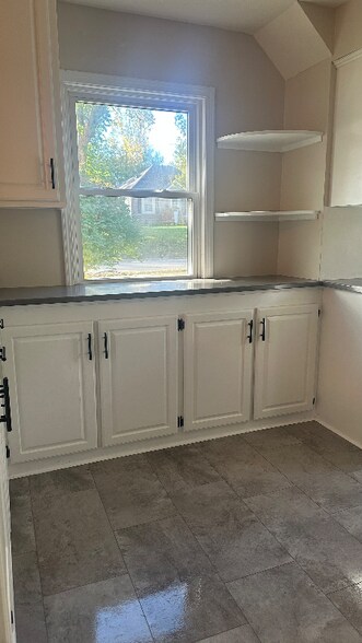 Building Photo - 603 Oakmont Dr