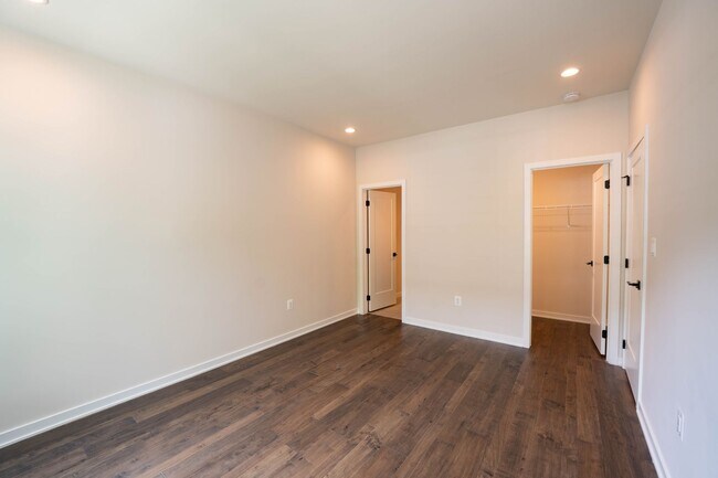 Building Photo - Luxury Reston Rental