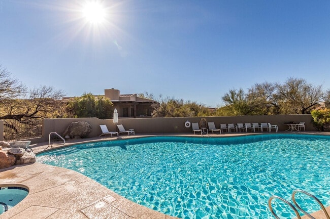 Building Photo - 7152 E Night Glow Cir